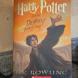 Harry Potter and the Deathly Hallows Book